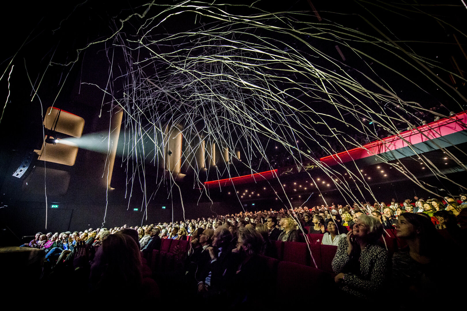 theater brengt ons samen 